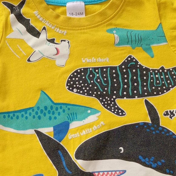 🎯 10 for $10 / Boys 18-24 Months Yellow Sharks T-Shirt - Picture 6 of 8